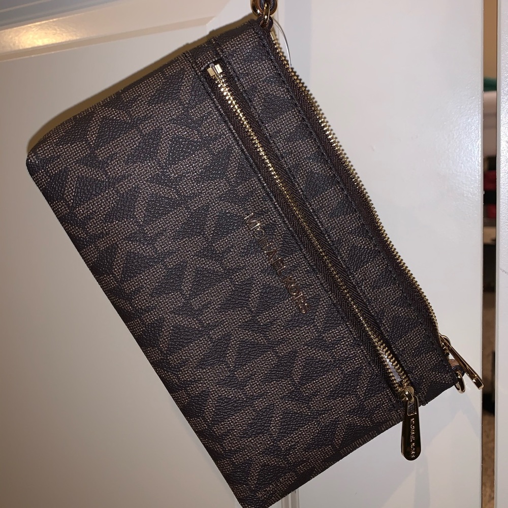 Michael Kors clutch/wristlet